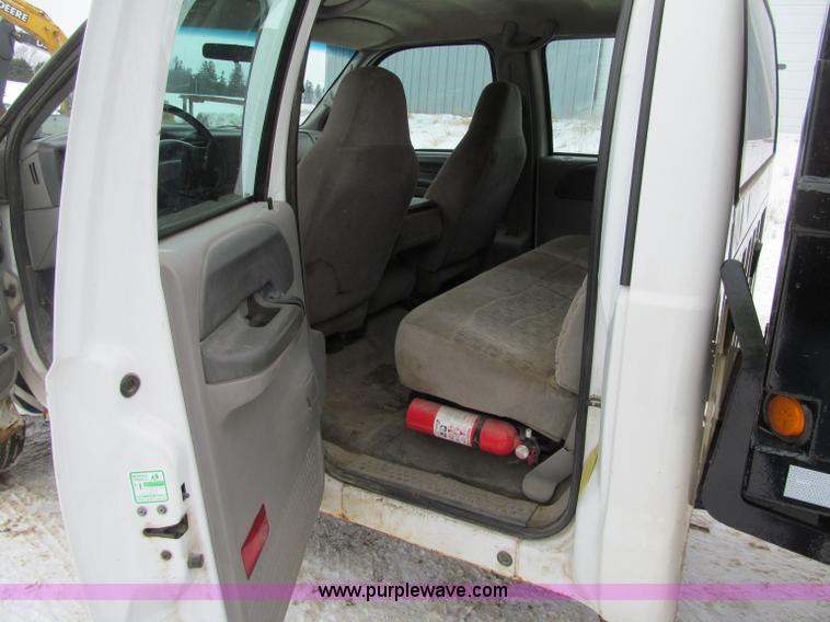 image for item F5918 1999 Ford F550 XLT Super Duty Crew Cab pickup truck