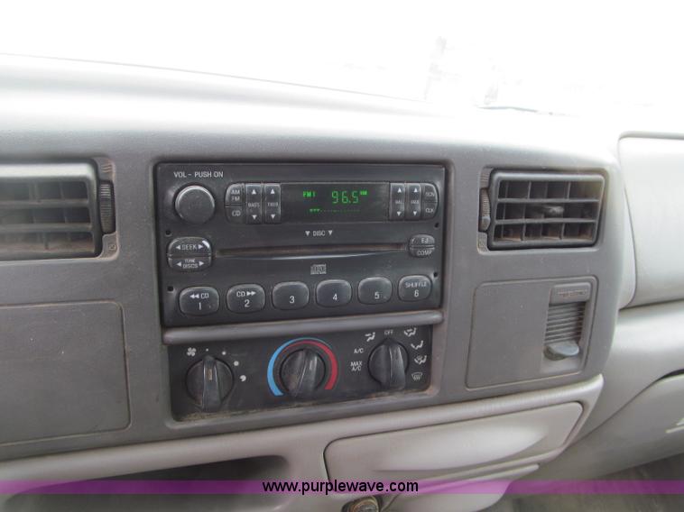 image for item F5918 1999 Ford F550 XLT Super Duty Crew Cab pickup truck