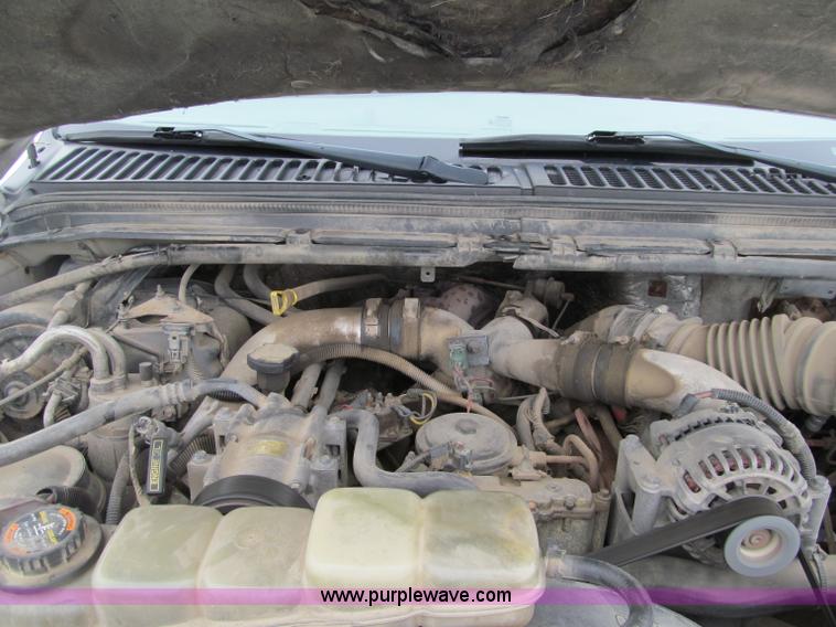 image for item F5918 1999 Ford F550 XLT Super Duty Crew Cab pickup truck