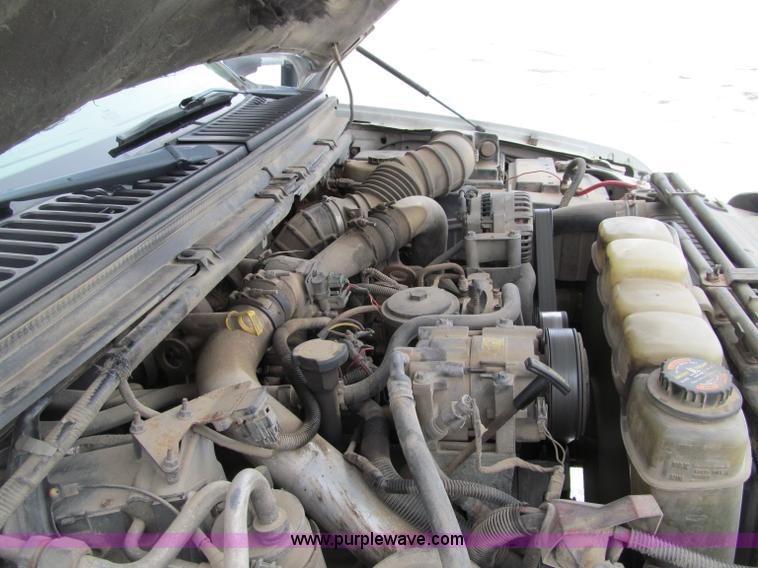 image for item F5918 1999 Ford F550 XLT Super Duty Crew Cab pickup truck