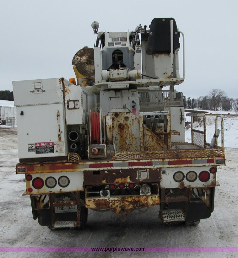 image for item F5919 1997 International 4700 Digger Derrick truck