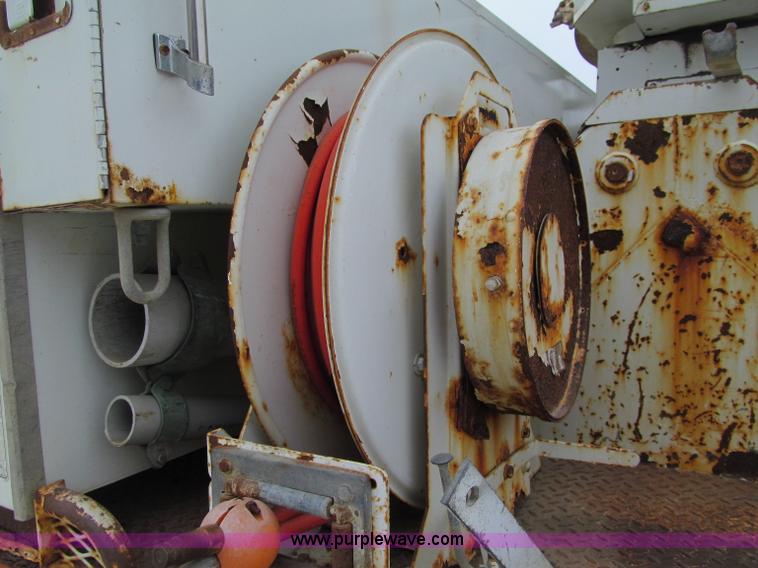 image for item F5919 1997 International 4700 Digger Derrick truck