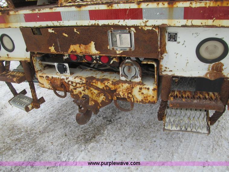 image for item F5919 1997 International 4700 Digger Derrick truck