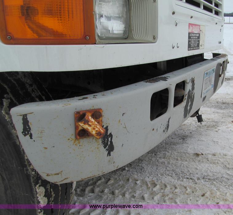 image for item F5919 1997 International 4700 Digger Derrick truck