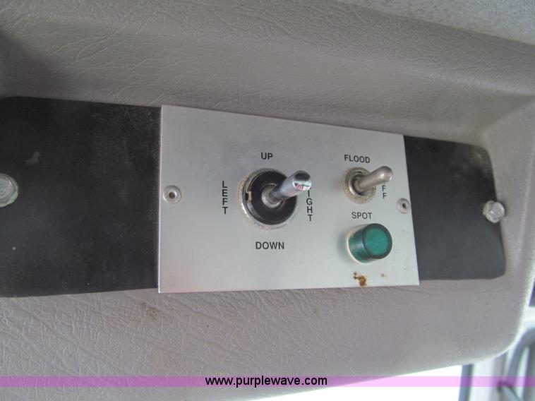 image for item F5919 1997 International 4700 Digger Derrick truck