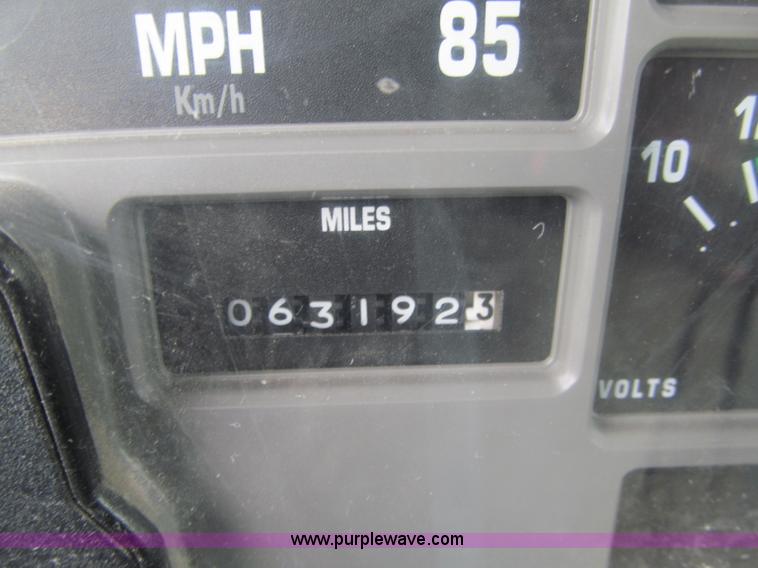 image for item F5919 1997 International 4700 Digger Derrick truck