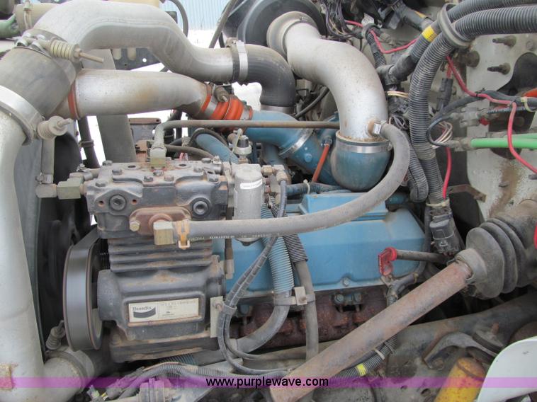 image for item F5919 1997 International 4700 Digger Derrick truck