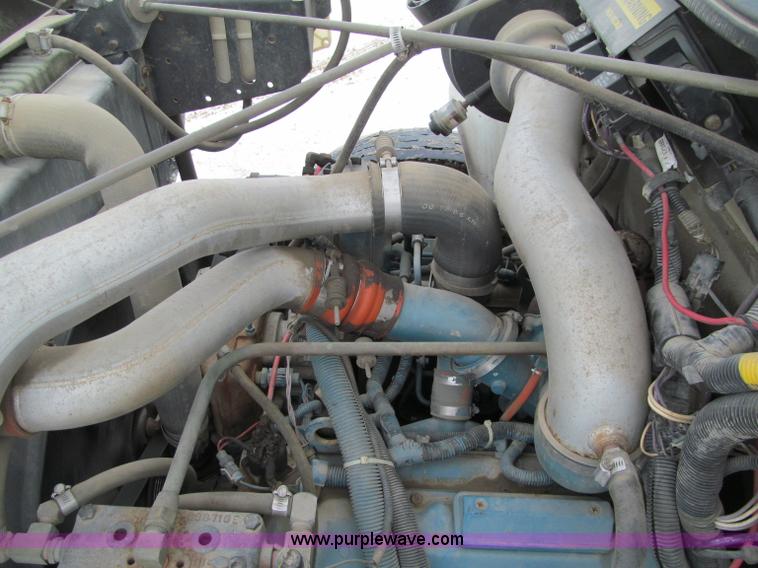 image for item F5919 1997 International 4700 Digger Derrick truck