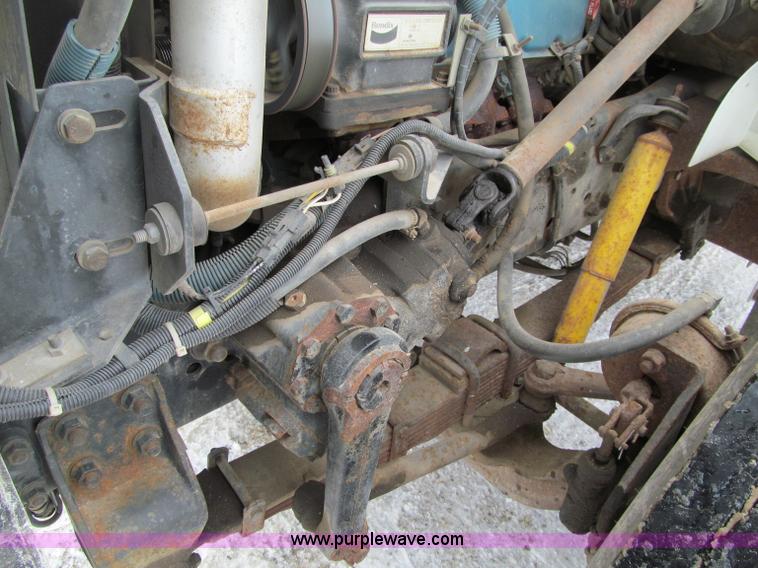 image for item F5919 1997 International 4700 Digger Derrick truck