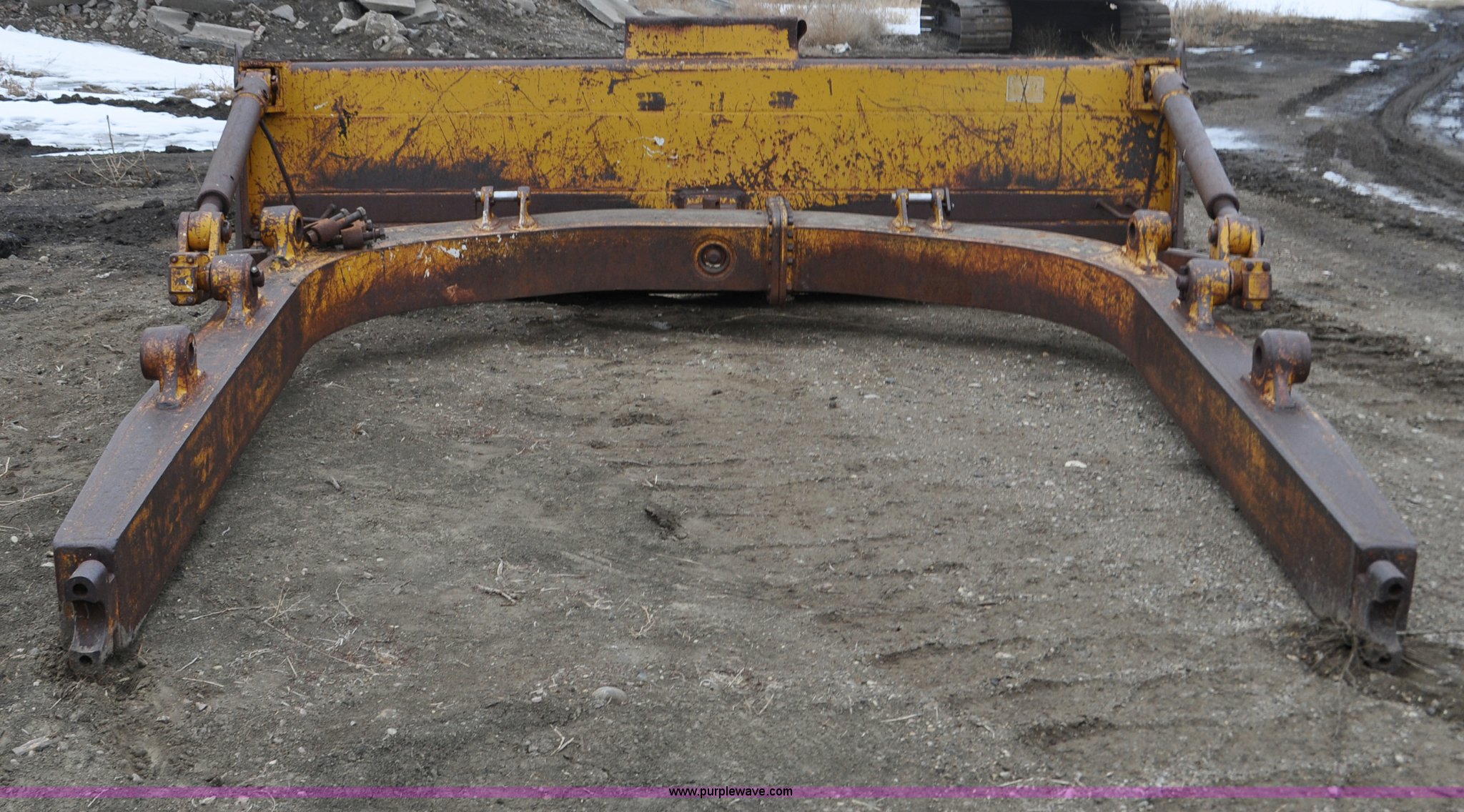 Caterpillar D8 14' angle dozer blade in Ft. Pierre, SD Item C3366