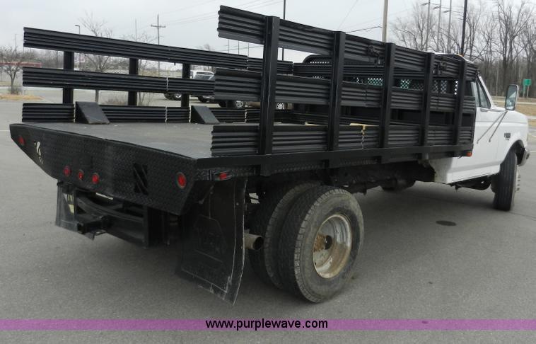 image for item A3965 1995 Ford F450 XL Super Duty flatbed pickup truck