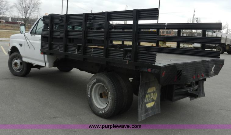 image for item A3965 1995 Ford F450 XL Super Duty flatbed pickup truck