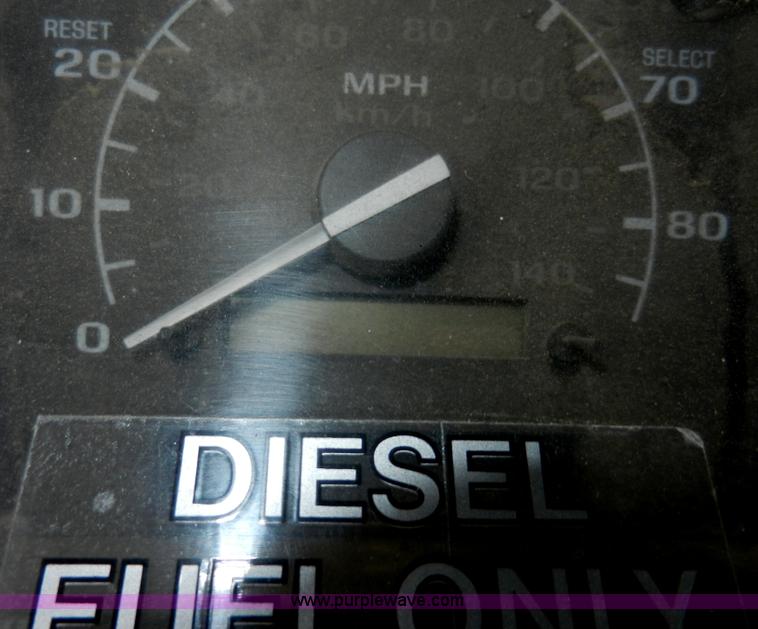 image for item A3965 1995 Ford F450 XL Super Duty flatbed pickup truck