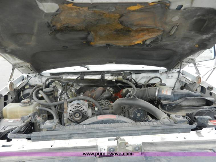 image for item A3965 1995 Ford F450 XL Super Duty flatbed pickup truck