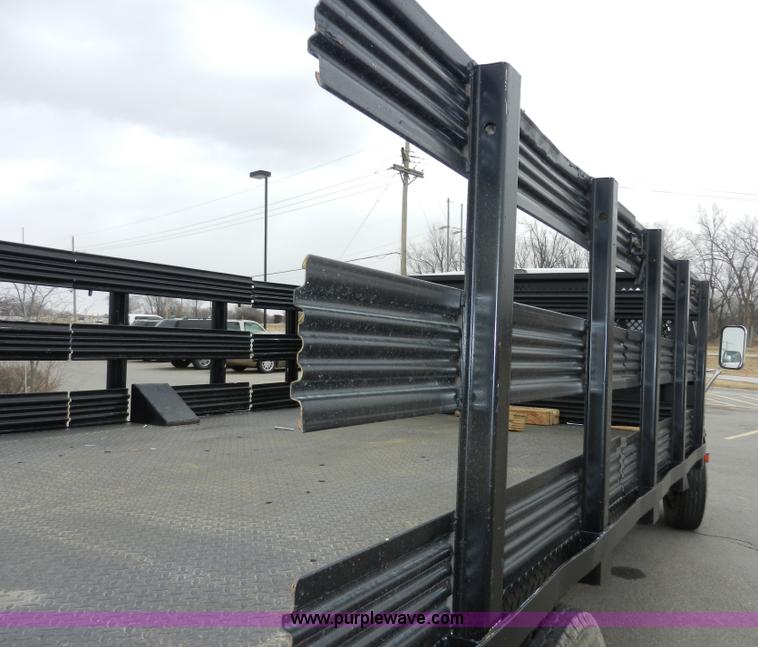 image for item A3965 1995 Ford F450 XL Super Duty flatbed pickup truck