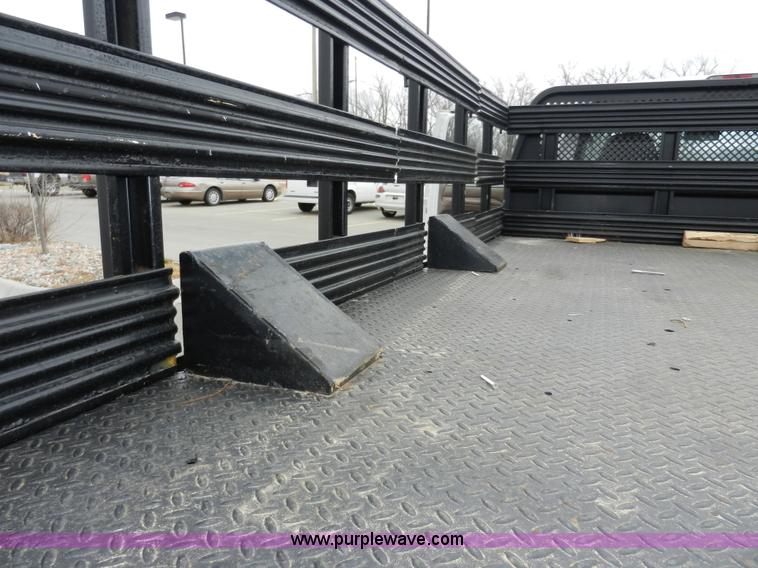 image for item A3965 1995 Ford F450 XL Super Duty flatbed pickup truck