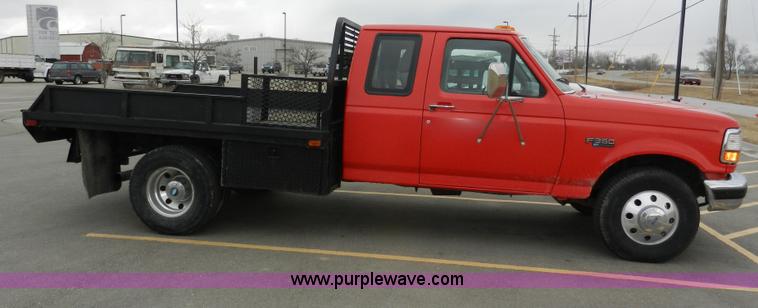 image for item A3966 1997 Ford F350 XLT flatbed pickup truck