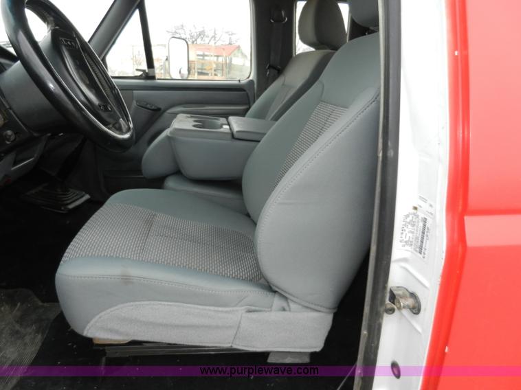 image for item A3966 1997 Ford F350 XLT flatbed pickup truck