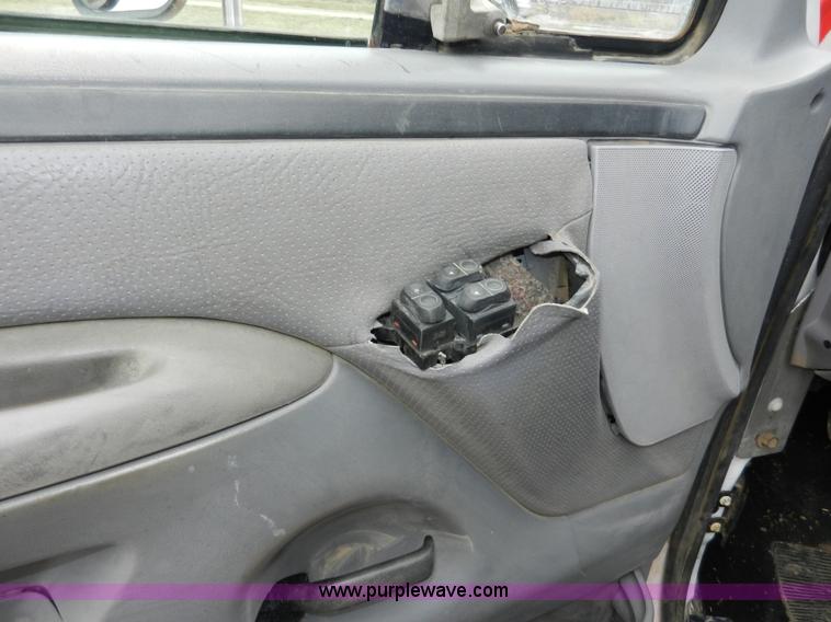 image for item A3966 1997 Ford F350 XLT flatbed pickup truck