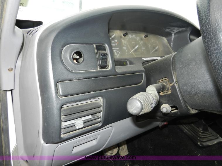 image for item A3966 1997 Ford F350 XLT flatbed pickup truck