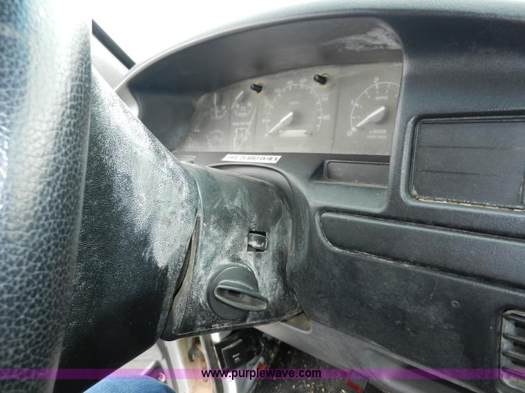 image for item A3966 1997 Ford F350 XLT flatbed pickup truck