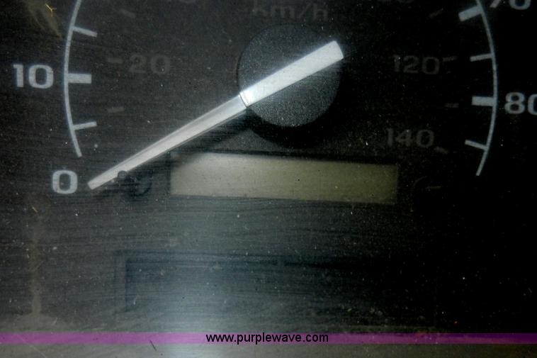 image for item A3966 1997 Ford F350 XLT flatbed pickup truck