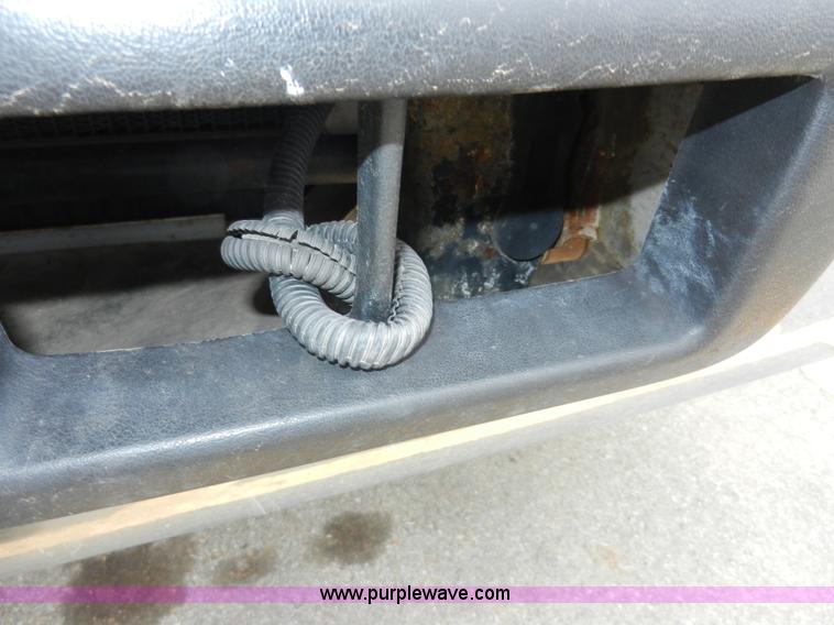 image for item A3966 1997 Ford F350 XLT flatbed pickup truck