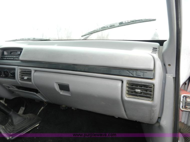 image for item A3966 1997 Ford F350 XLT flatbed pickup truck