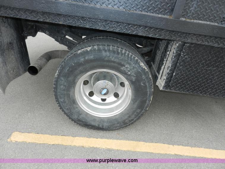 image for item A3966 1997 Ford F350 XLT flatbed pickup truck