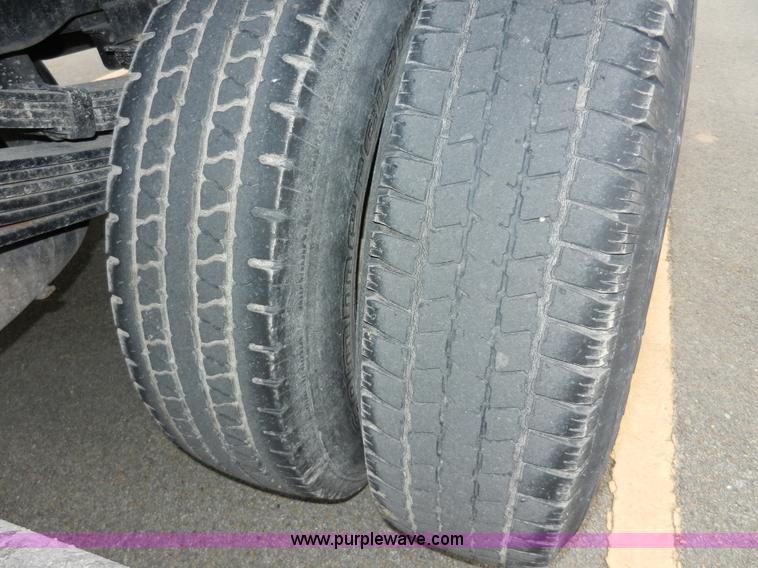 image for item A3966 1997 Ford F350 XLT flatbed pickup truck