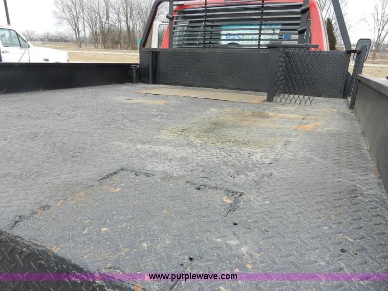 image for item A3966 1997 Ford F350 XLT flatbed pickup truck