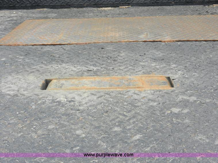 image for item A3966 1997 Ford F350 XLT flatbed pickup truck