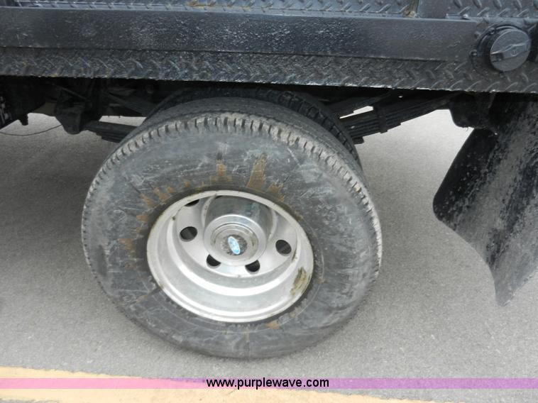 image for item A3966 1997 Ford F350 XLT flatbed pickup truck