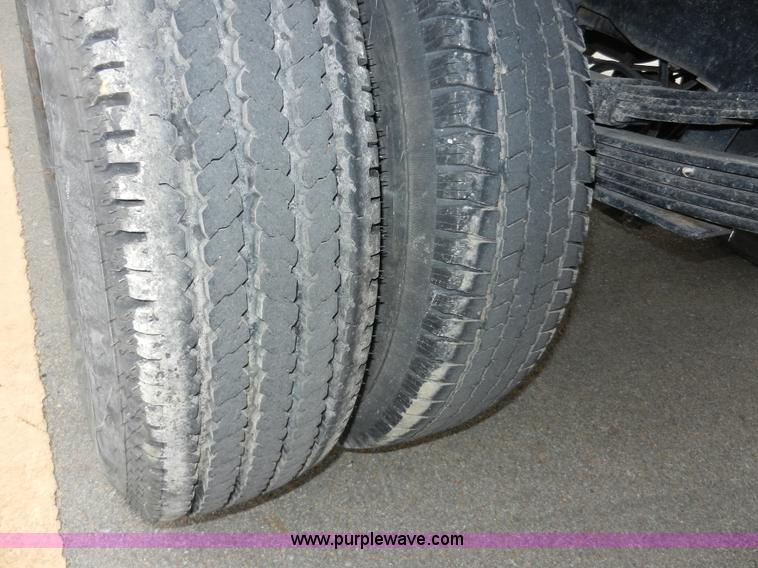 image for item A3966 1997 Ford F350 XLT flatbed pickup truck