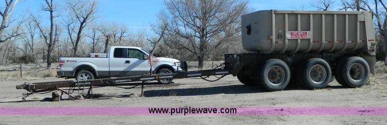 image for item B3760 1988 Fruehauf triple axle