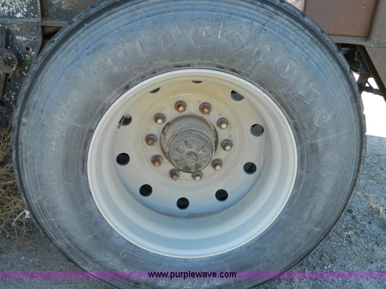 image for item B3760 1988 Fruehauf triple axle