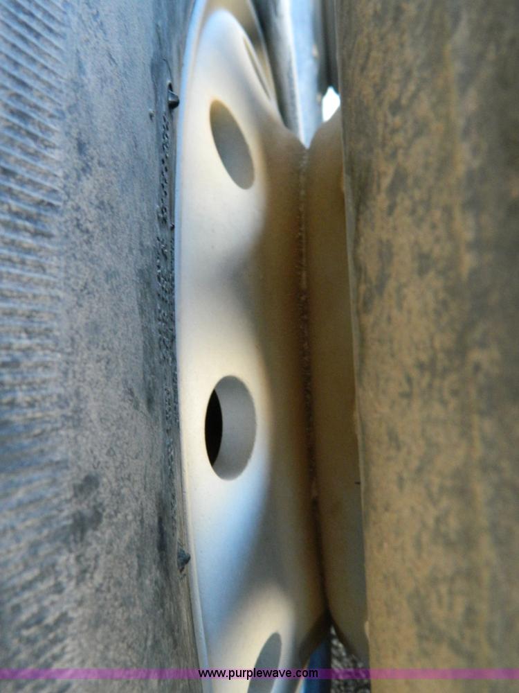 image for item B3760 1988 Fruehauf triple axle