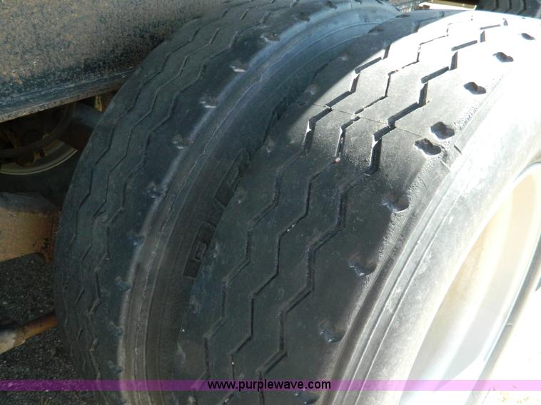 image for item B3760 1988 Fruehauf triple axle