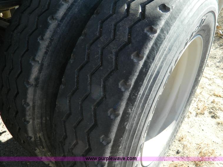 image for item B3760 1988 Fruehauf triple axle