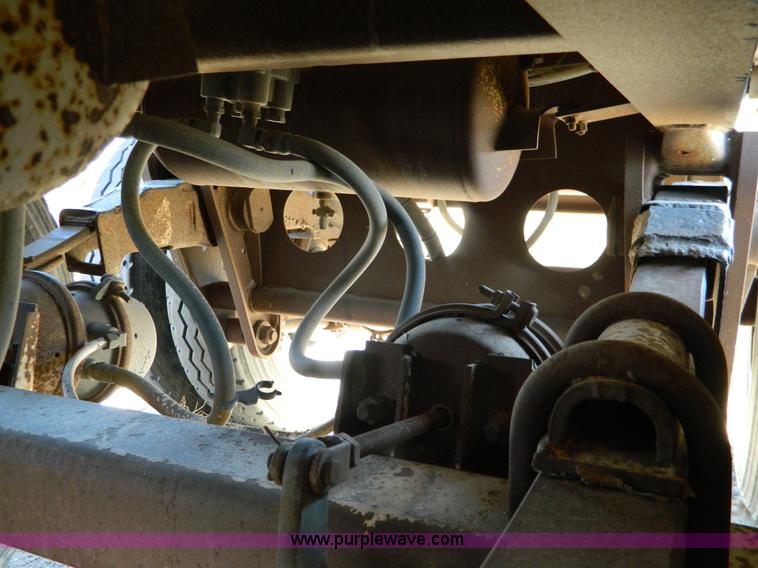 image for item B3760 1988 Fruehauf triple axle