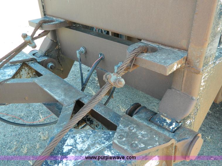 image for item B3760 1988 Fruehauf triple axle