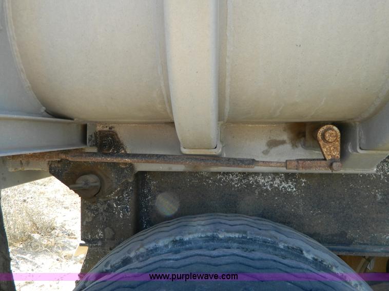 image for item B3760 1988 Fruehauf triple axle