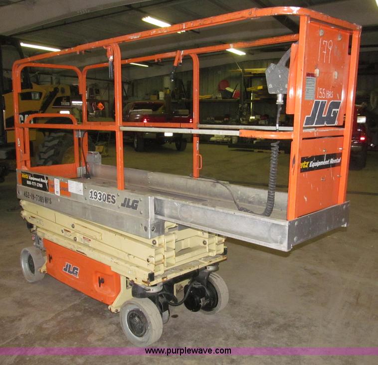 image for item B5383 2007 JLG 1930ES electric scissor lift