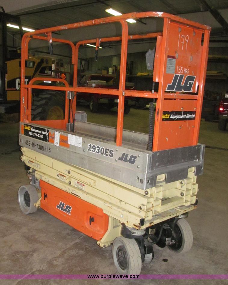 image for item B5383 2007 JLG 1930ES electric scissor lift