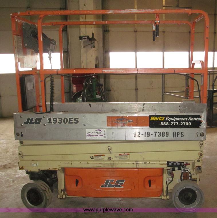 image for item B5383 2007 JLG 1930ES electric scissor lift