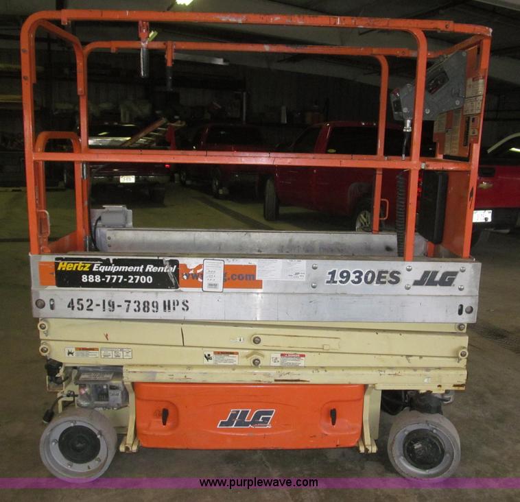 image for item B5383 2007 JLG 1930ES electric scissor lift