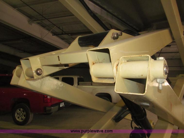 image for item B5383 2007 JLG 1930ES electric scissor lift