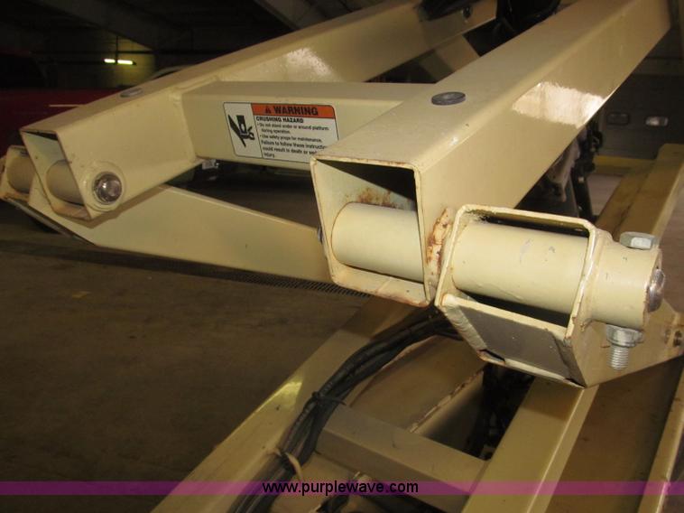 image for item B5383 2007 JLG 1930ES electric scissor lift