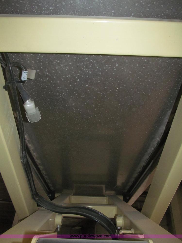 image for item B5383 2007 JLG 1930ES electric scissor lift