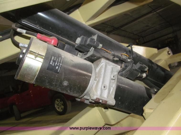 image for item B5383 2007 JLG 1930ES electric scissor lift